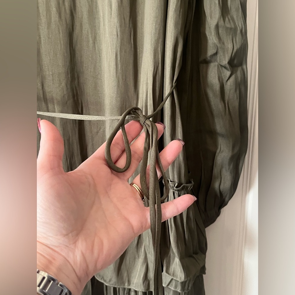 Socialite “Dusty” Olive Silky Smooth Long Sleeve Ruffle Dress Women’s Size L - Picture 13 of 16